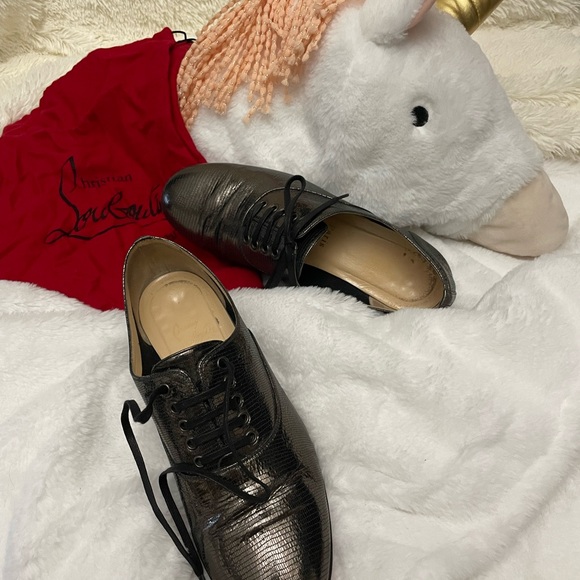 Christian Louboutin size 38 lace up oxfords metallic embossed leather - Picture 15 of 16
